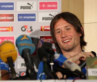 Tomas Rosicky is confident of being fit to face Russia